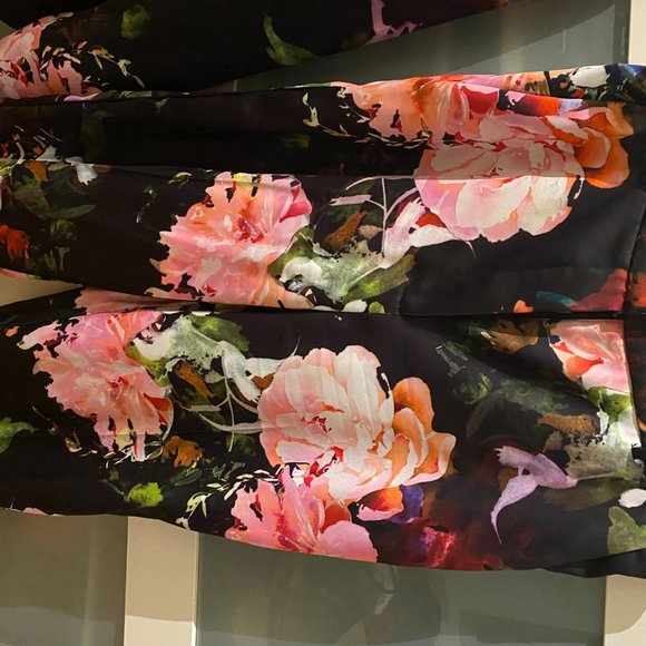 Beautiful Satin Marciano Blazer and Pant Set - Picture 8 of 9